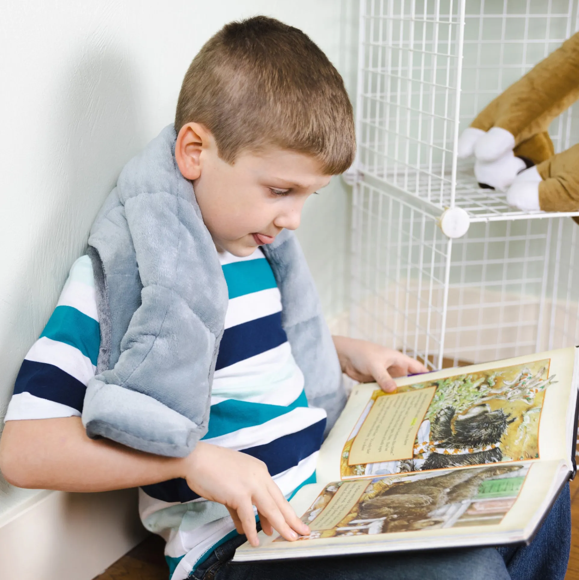 Bouncyband Dual Texture Weighted Shoulder Wrap for Kids - Gray