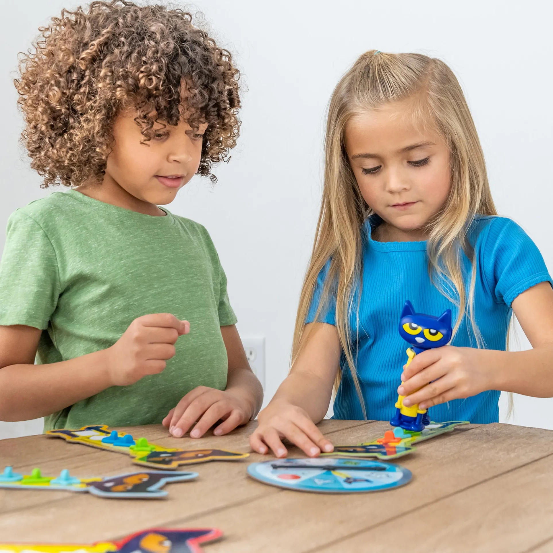 Educational Insights Pete the Cat I Love My Buttons Game - Interactive Matching Board