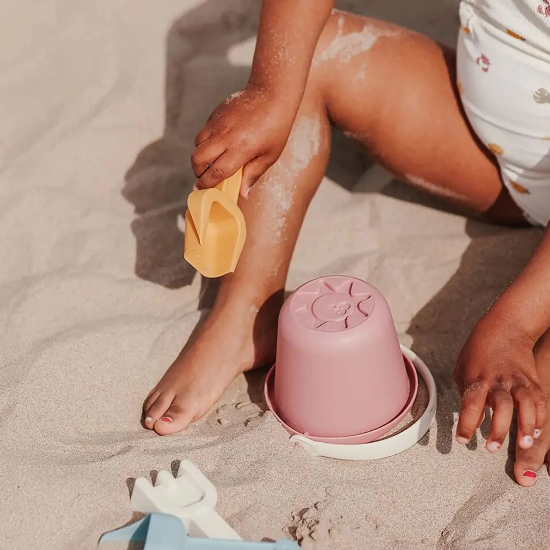 Miniland ECO Baby Sand Set, Pastel Colors, 4 Pieces Per Set, 2 Sets