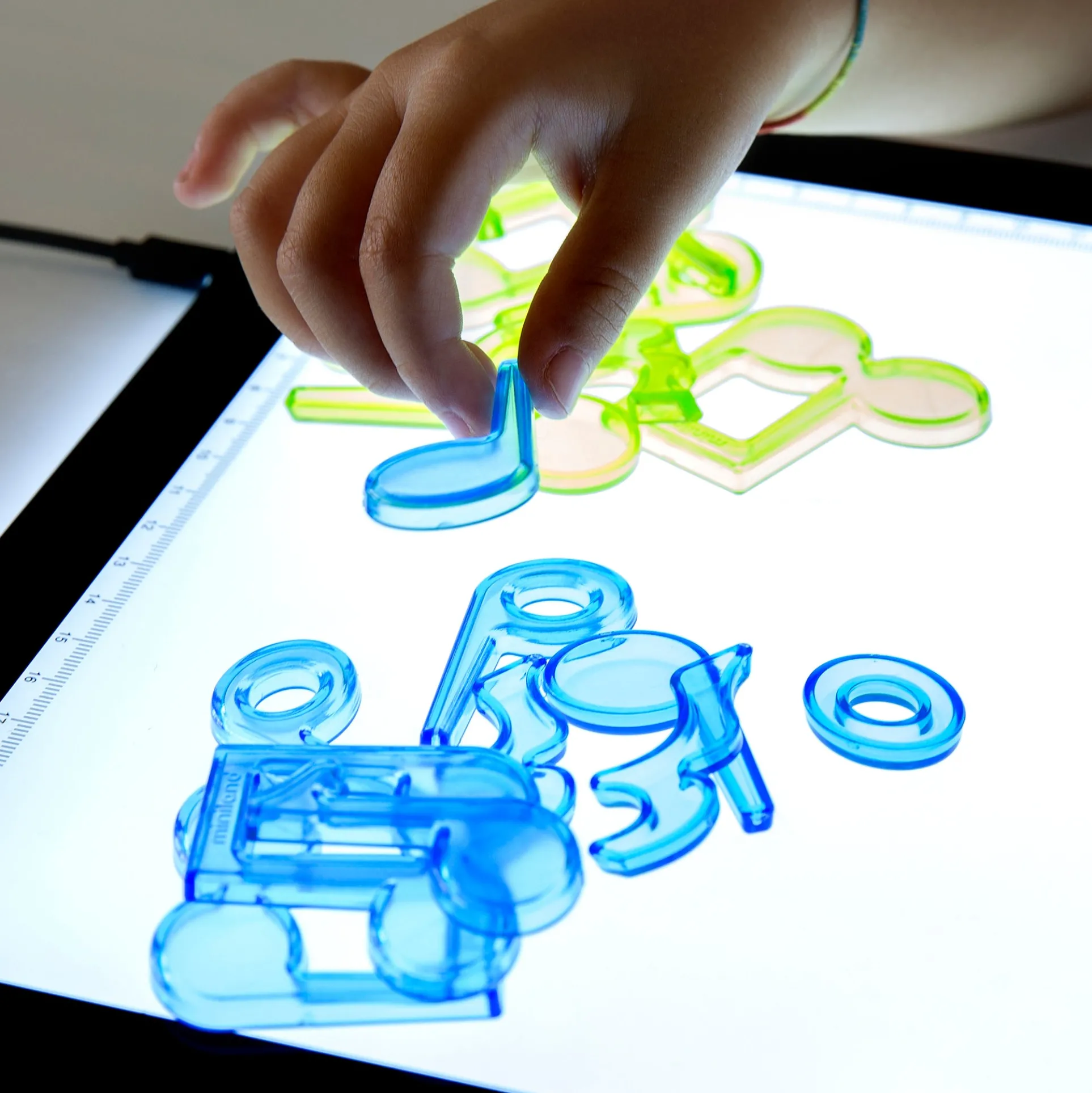 Miniland Translucent Musical Counters - Vibrant Note-Shaped Pieces for Early Learning