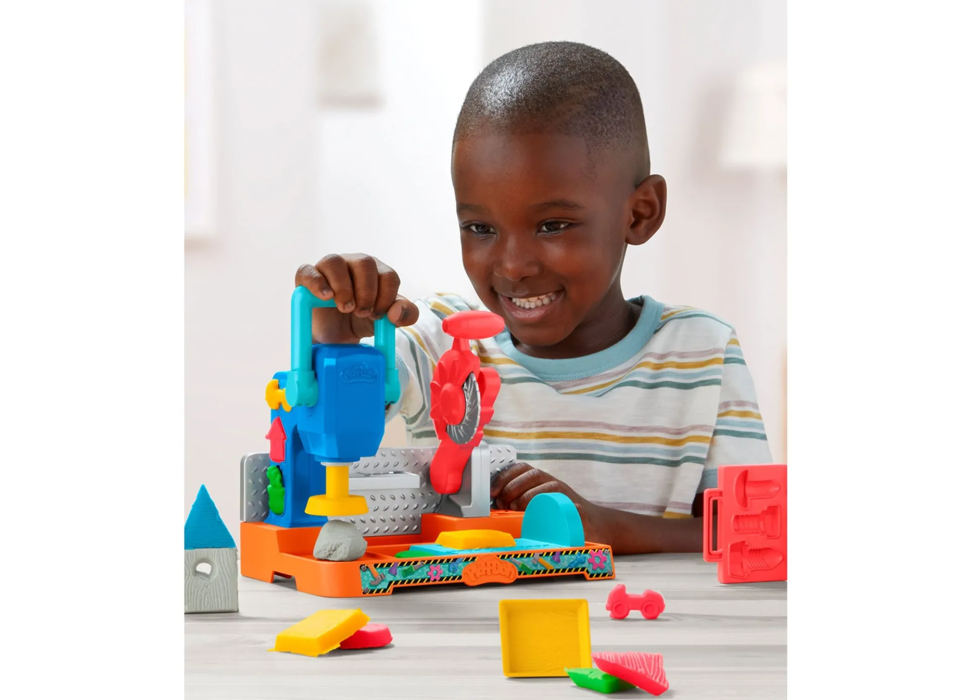 Play-Doh Stamp N Saw Tool Bench Creativity Set