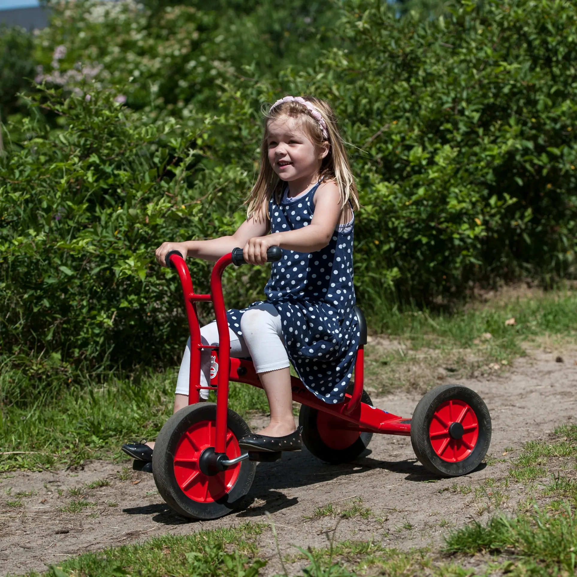 Winther Viking Durable Kids Tricycle - Small, Weather-Resistant Seat